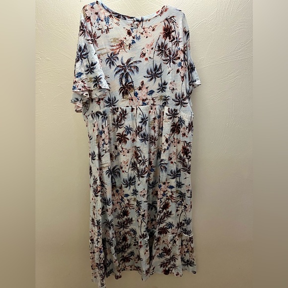 NWT Torrid maxi dress in 4X with flutter sleeves, bottom ruffle - Picture 6 of 8